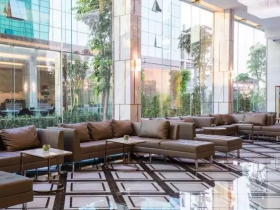 酒店老板说自己有“花不完的钱,还不清的债”,意不意外?