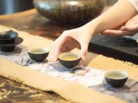 吝啬鬼学佛舍贪记